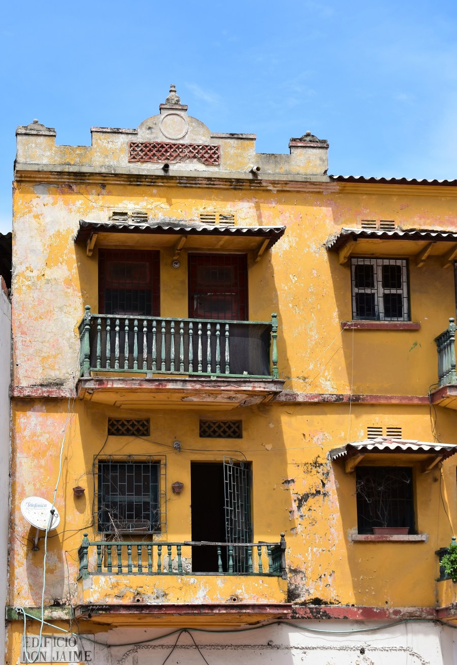 Cartagena bad balcony.JPG